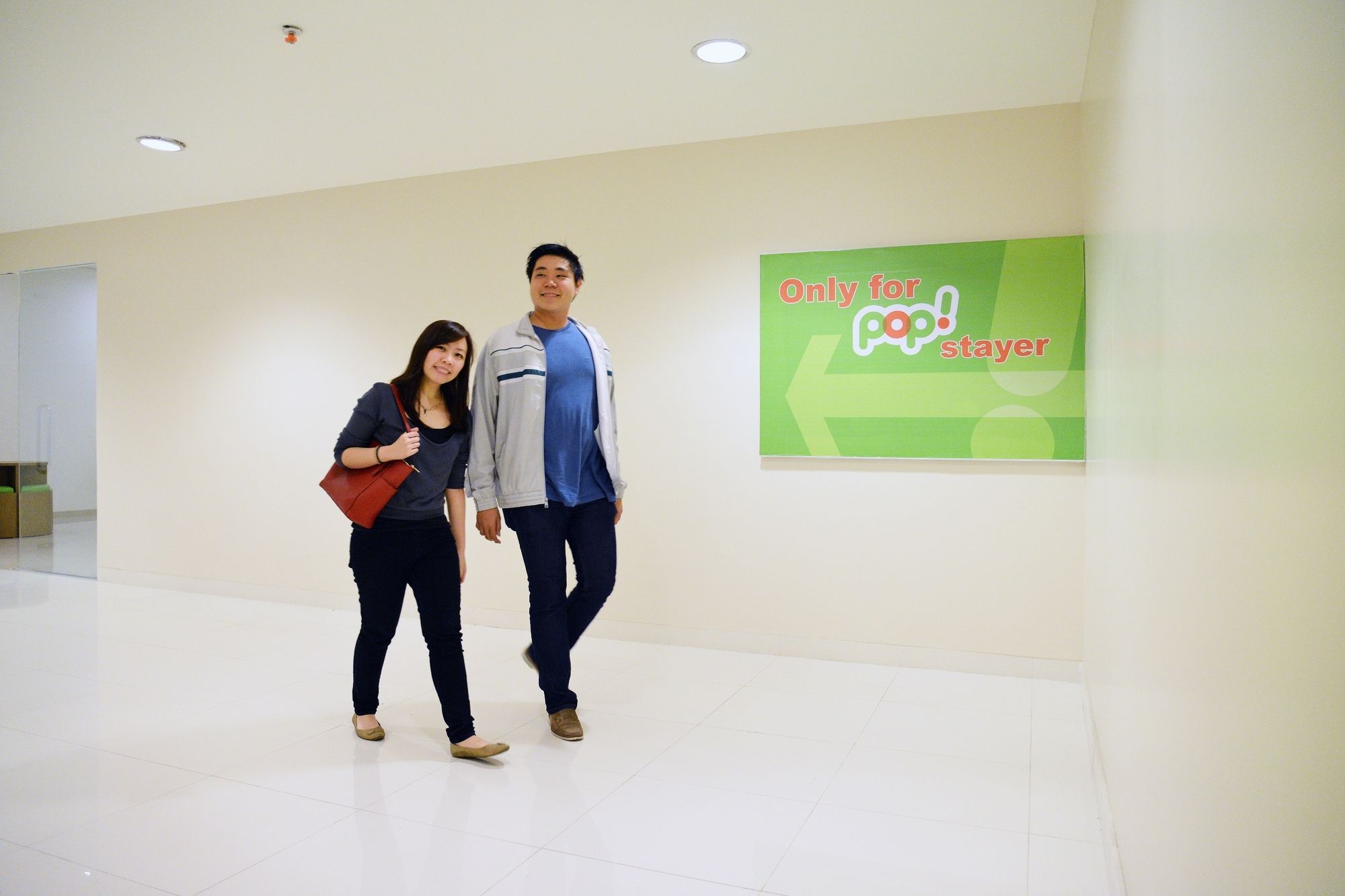 ポップ! ホテル クラパ ガディン ジャカルタ エクステリア 写真